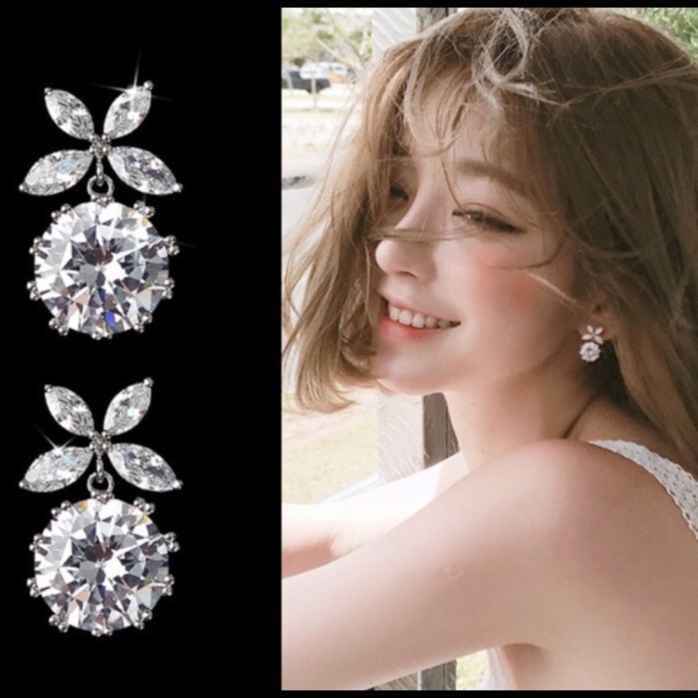 Stunning cubic zirconia earrings